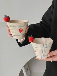 Cabin Kangaroo 1个手工陶瓷杯，3D草莓苹果椒盐脆饼装饰，不规则蓝色格子图案，复古咖啡杯，可爱美观的女士水杯，礼品及日常用品 - 彩色 - 查看 11