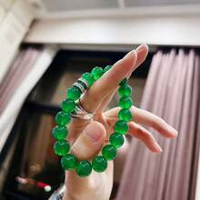 Vòng tay đính hạt đá Chalcedony xanh tự nhiên, phong cách sang trọng tinh tế với điểm nhấn đá CZ và đá xanh, trang sức đá quý màu xanh thanh lịch dành cho cả nam và nữ. - màu xanh lá - Xem 3