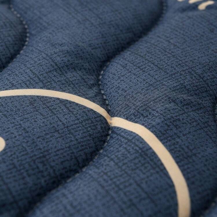 1pc Skin-Friendly Minimalist Plaid + Floral Quilted Wide-Edge Summer Quilt, Soft & Fine, Moisture-Wicking & Breathable, Minimalist & Elegant, Fashion Air Conditioning Quilt, Lightweight & Breathable Summer Quilt - Whale - View 9