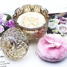 Contenedor de polvo de vidrio de lujo de 4 pulgadas con 2 borlas suaves para polvo suelto - 1 Puff beige y 1 lazo rosa con mariposa-ámbar - Ver 4