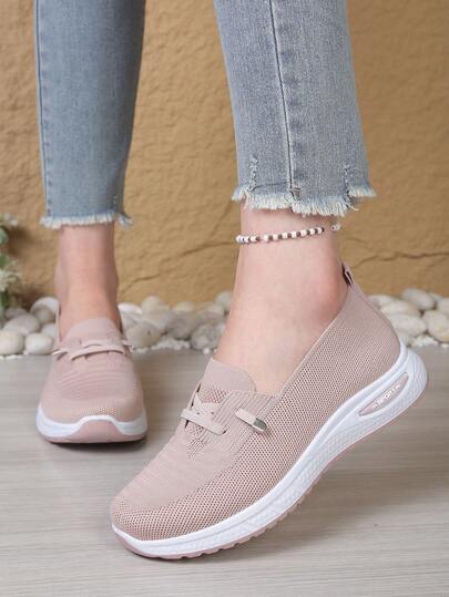 Van Skr Giày thể thao dệt kim thoáng khí đa năng mới năm 2026, đế mềm nhẹ, kiểu dáng thoải mái, dễ mang cho nữ, đế bệt tiện dụng.