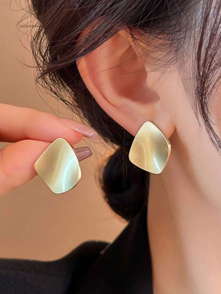 1 Pair Minimalist Geometric Square Stud Earrings, Fashionable Versatile Earrings Suitable For Women's Daily And Holiday Wear - Geometric Square - View 1