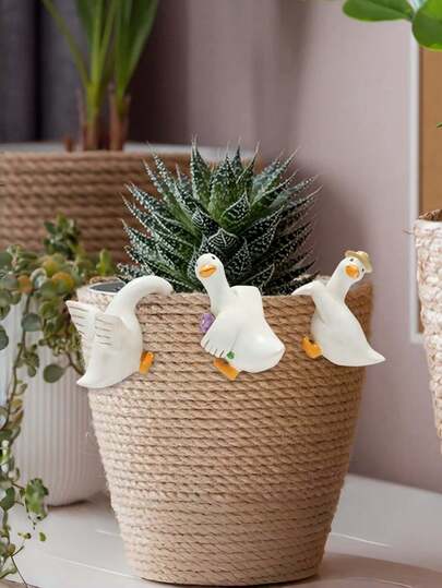 1 tượng vịt bằng nhựa, đồ trang trí chậu cây hình vịt dễ thương, thích hợp để trang trí viền chậu hoa, làm đẹp thêm cho khu vườn và nhà cửa.