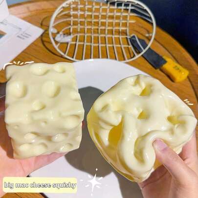 1个大号奶酪软萌捏捏乐，奶酪造型挤压玩具，手工填充立方体挤压玩具，不回弹，可塑形，青少年及成人减压挤压玩具，生日/节日礼物，家居装饰/桌面摆件，可食用玩具