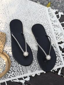 一双珍珠水钻装饰人字拖凉鞋，舒适百搭的平底鞋，夏季新款 - 黑色 - 查看 8