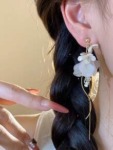 1对白色亚克力花瓣链水晶耳环，欧美风格个性时尚长流苏耳环，适合女性和女孩，旅行、婚礼、派对、生日、圣诞节礼物（2026款） - 金色 - 查看 4