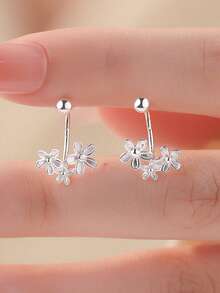 1 Pair Delicate Plum Blossom Screw-On Flower Earrings, Sweet 3-Flower Design Suitable For Women's Daily Wear - Silver - View 2