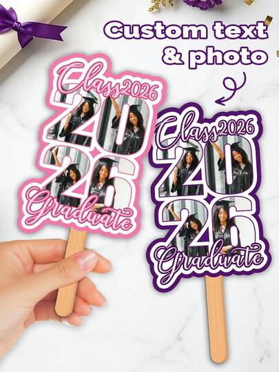 1 chiếc quạt cầm tay hình dáng bất thường tùy chỉnh năm 2026, quạt chụp ảnh tốt nghiệp có tên cá nhân hóa, quạt cổ vũ tiệc tốt nghiệp nhiều màu sắc, quạt cầm tay kỷ niệm tốt nghiệp sáng tạo tự làm, thiết kế hình số 2026, ảnh tên cá nhân hóa tùy chỉnh, tay cầm bằng gỗ, dành cho sinh viên tốt nghiệp, học sinh, phụ huynh, người mua quà tặng, đám đông tiệc tốt nghiệp, chụp ảnh tốt nghiệp, cổ vũ tiệc tùng, tặng quà, kỷ niệm lớp học, lễ tốt nghiệp, sử dụng hàng ngày, quà tặng ngày lễ, tốt nghiệp, lễ tốt nghiệp, sinh nhật, trở lại trường, tiệc tốt nghiệp