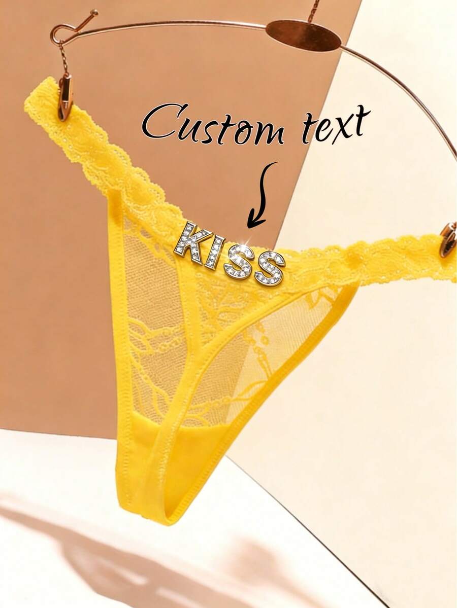Quần lót G-string ren đính chữ pha lê tùy chỉnh, quần lót bikini thong T-back gợi cảm dành cho nữ, quà tặng cho bạn gái, vợ, ngày Valentine, Giáng sinh, Halloween, Lễ Tạ ơn, sinh nhật - Quần lót G-string nữ tùy chỉnh, khắc chữ kim loại - Đồ lót cá nhân hóa - Màu vàng - Xem 1