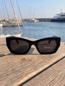 Miu Miu Black Oval Frame Gold Logo UV Protection Fashionable Women's Sunglasses, Summer Beach Style - Black - View 4