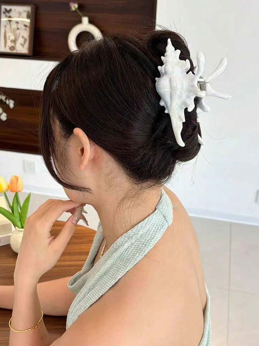 1pc New European And American Style Large Seashell Hair Claw Clip, Versatile Hair Accessory - Beige - View 1