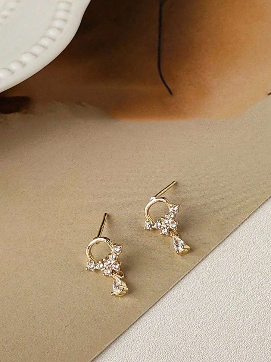 1 Pair S925 Sterling Silver Hollow Geometric Cubic Zirconia Stud Earrings, Gentle Versatile Accessory, Birthday Party Wedding Bridal Jewelry Gift - Geometry - View 1