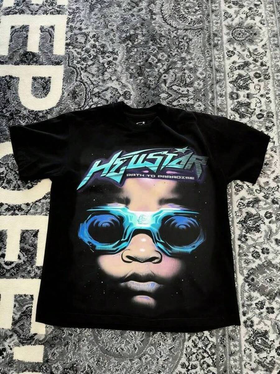 Hellstars Path To Paradise Goggles Portrait Y2K Graphic T-Shirt,180g 100% Cotton,Round Neck Short Sleeve,Black Streetwear Essential For Summer Going Out,Unisex Style Summer Outfits For Women,Summer Tops,Vacation Outfits Women,Summer Clothes,Spring Outfits For Women,Tops For Women,Birthday Outfits For Women,Spring Tops,Graphic Tees Men,Mens Clothes,Kids Clothes Boys,Summer Outfits For Girls - Black - View 1