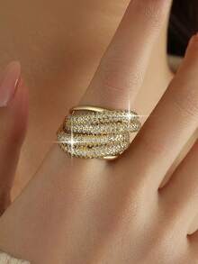 1枚奢华多层线条扭纹戒指，镶嵌立方氧化锆，独特设计，不规则造型，适合婚礼、订婚、周年纪念、宴会等场合，亦可作为情人节礼物。 - 金黃色 - 查看 3