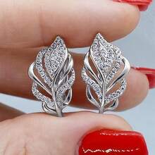 1 Pair Women's Retro Elegant Leaf-Shaped Zirconia Inlaid Earrings, Suitable For Daily Wear Or Weddings - Leaf Earrings - View 10