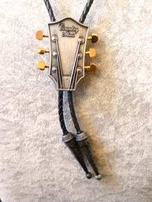 1 chiếc cà vạt bolo hình đầu đàn guitar phong cách retro, phụ kiện kiểu miền Tây nước Mỹ độc đáo. - Nhiều màu - Xem 4