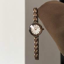 1. Godi 女士二手奢华风格优雅百搭学生腕表：一款精致的女士石英手链腕表，适合学生和日常佩戴 - 銀色 - 查看 2