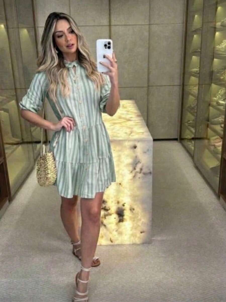 Women's Striped Midi Dress With Shirt Collar And Bishop Sleeves, Casual, With Buttons, Asymmetrical Hem, Summer And Beach. - 綠色條紋 - 查看 1
