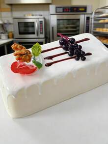 High-Quality Creative Realistic Food Simulation Ice Cream Cake Squishy Toy, Slow Rebound Super Soft Squeeze Stress Relief Gadget - Multicolor - View 3