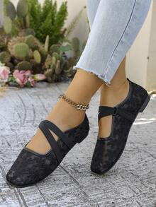 3D玫瑰蕾丝网面平底鞋，时尚舒适透气玛丽珍芭蕾舞鞋，柔软优雅的乐福鞋，配珍珠弹力带 - 黑色 - 查看 4