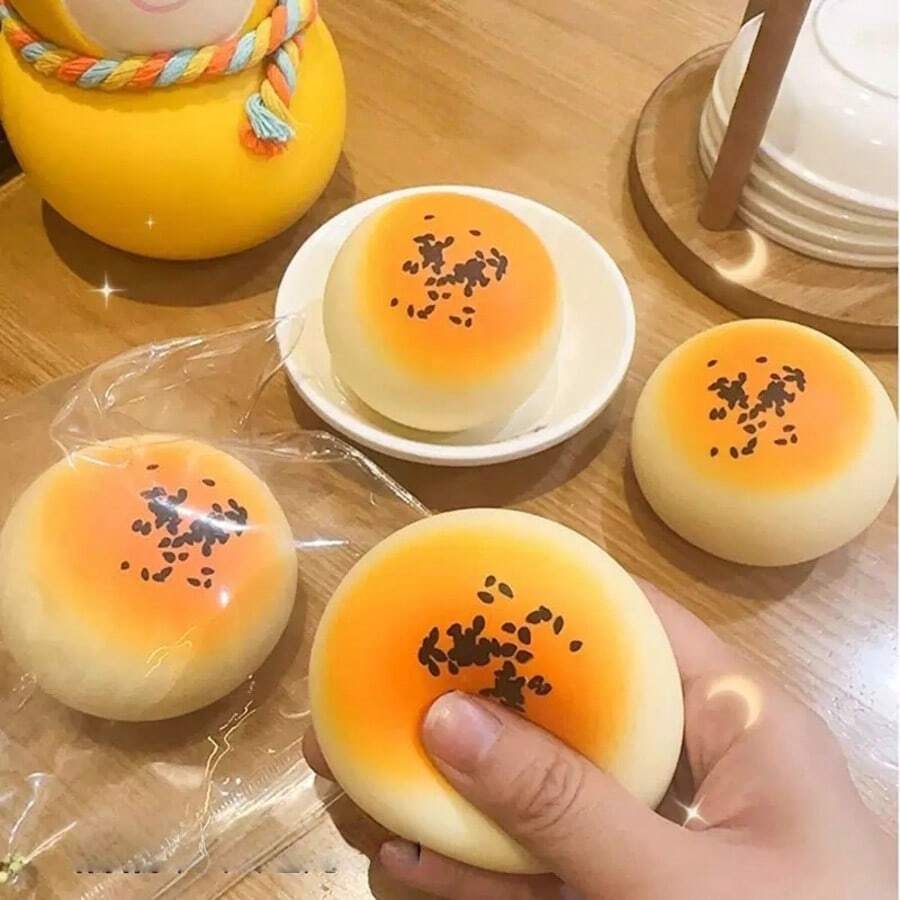 1/5个蛋黄质感挤压减压玩具，慢回弹挤压有助于缓解焦虑，提高注意力，适合作为生日礼物、派对小礼物、节日礼物、圣诞礼物、恶作剧游戏礼物 - 彩色 - 查看 1
