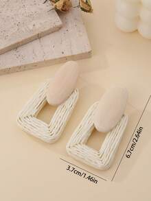 1 Pair Fresh White Raffia Woven Trapezoid Earrings, Wooden Oval Base Geometric Earrings For Women, Suitable For Parties, Vacations, Festivals, Daily Wear, And As Gifts - White - View 3