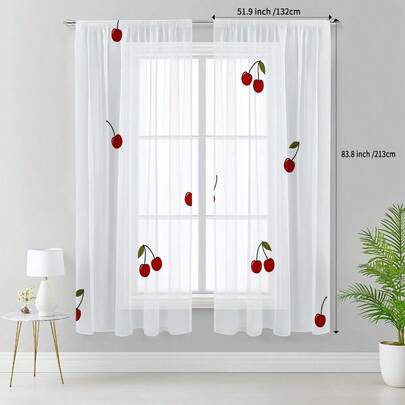 两片红色樱桃图案薄纱窗帘。鲜艳的红色樱桃搭配绿色的枝干，透光性好，营造出清新果香的风格，适合客厅、餐厅和厨房。