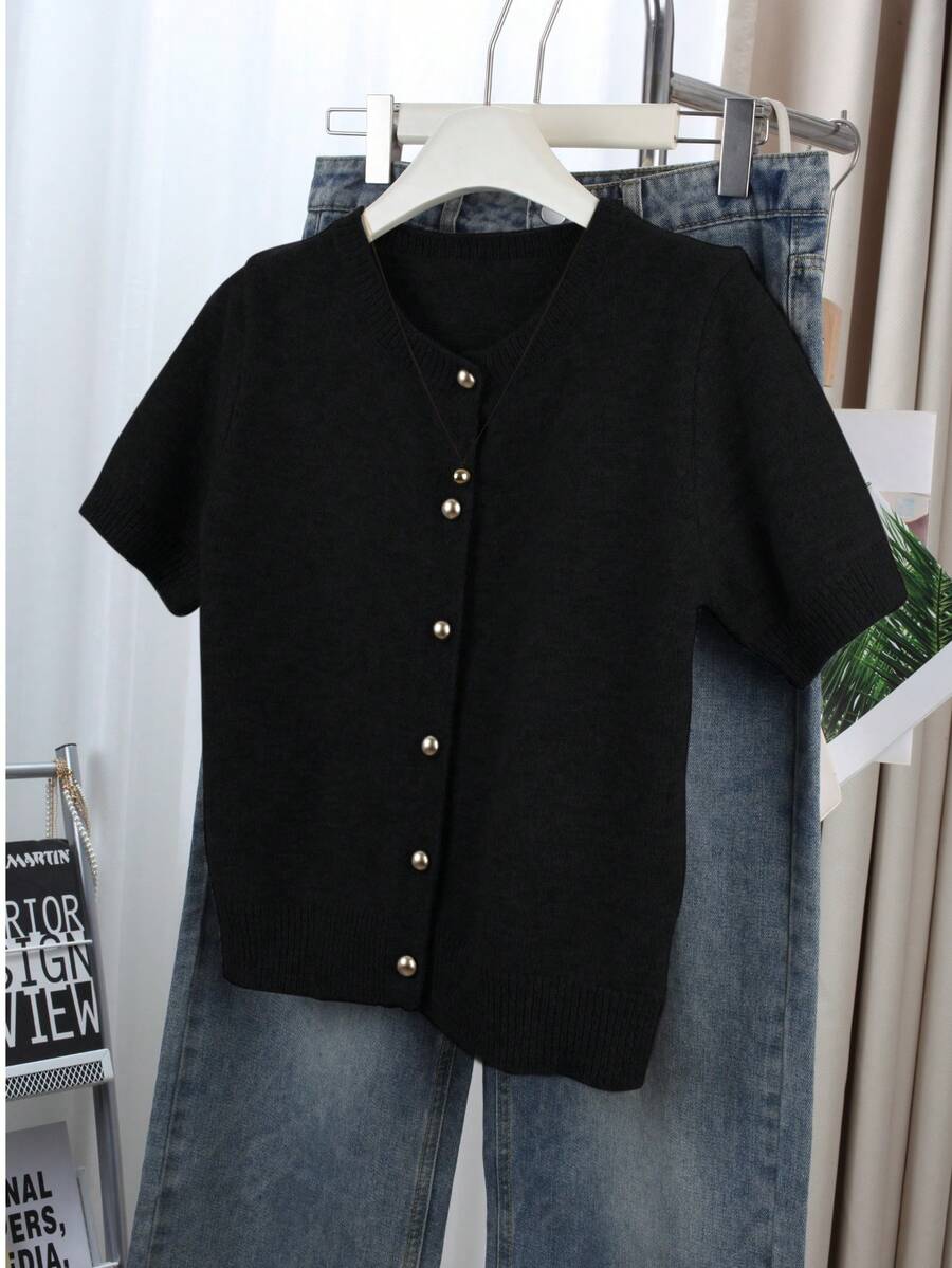 Plus Size Women's Gray Button Cardigan - Casual Fashionable Short Sleeve Cardigan, Stretchy, H-Shaped Silhouette, Suitable For Spring And Summer, Ribbed Detail Design, Button Closure, Breathable Fabric, Cardigan Style, Essential Spring/Summer Item Black