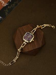 Golden Square Bracelet Women's Quartz Watch Exquisite And Compact Suitable For Daily Matching Birthday/Graduation Gifts Casual Gatherings - Gold - View 3