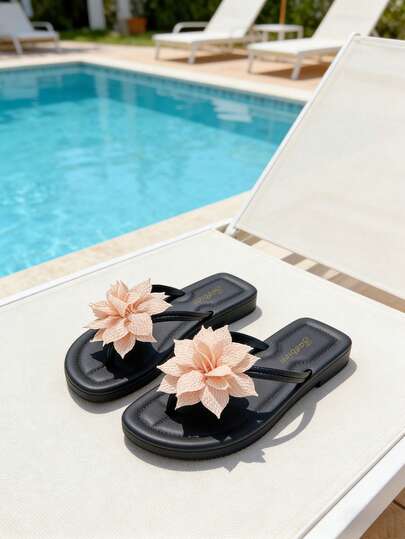 女士纯色露趾平底凉鞋，女士夏季凉鞋，新款沙滩凉鞋，优雅休闲女士平底拖鞋，女士平底凉鞋，露趾凉鞋，露趾拖鞋，黑色拖鞋，黑色凉鞋，女士人字拖，人字拖，黑色人字拖，女士沙滩人字拖，夏季，女士拖鞋，女士凉鞋，轻便，女士夏季拖鞋，女士夏季凉鞋，沙滩必备，沙滩凉鞋，舒适时尚女士凉鞋，女士沙滩装扮，厚底人字拖