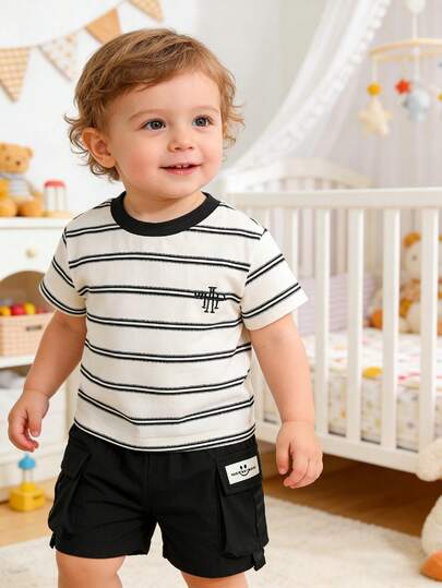 男宝宝夏季条纹套装：条纹短袖T恤，撞色领刺绣T恤，抽绳工装短裤，柔软面料，经典黑白配色，街头风，舒适易穿
