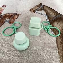 2个小巧的方形和圆形放松按钮钥匙扣挂件，易于按压和携带 - 彩色 - 查看 5