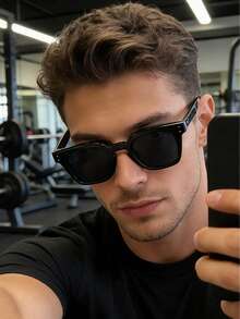 一副男士全黑厚框方形太阳镜，UV400 防晒，简约健身风格，适合健身和运动场合。 - 彩色 - 查看 1