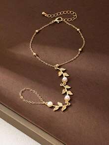 Fashionable Minimalist Four-Leaf Clover Beaded Finger Chain Bracelet For Women, Sizing Is The Main Consideration, Not The Exact Bead Count - Gold1 - View 2