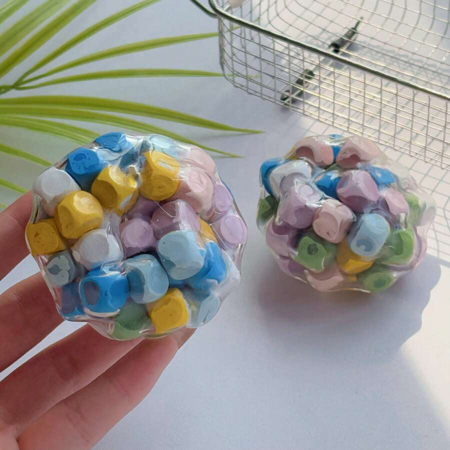 挤压式减压球玩具，适合儿童和成人，是理想的礼物，也是缓解焦虑、分享的绝佳选择。这款便携式玩具趣味十足，手工制作，是节日购物的理想之选。它非常适合在后院、露营或旅行中使用，是户外玩耍的好帮手。设计趣味，也是万圣节、感恩节和圣诞节的完美礼物，是圣诞节的最佳选择，是一款有效的减压球玩具。 - 彩色 - 查看 1