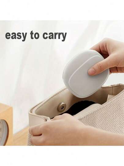 3件套便携式耳机线收纳盒 - 柔软硅胶USB充电盒，多隔层设计，方便收纳耳机、线缆及配件，轻巧耐用，适用于家庭、办公室、旅行等场合，简约设计，材质柔韧。