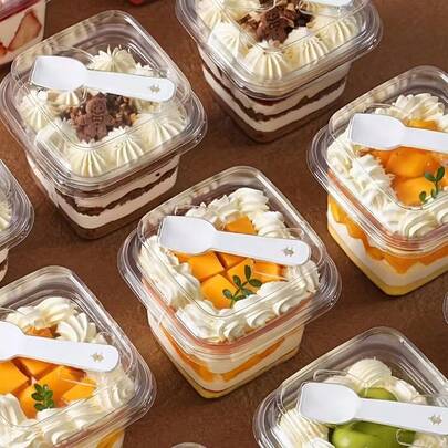 4pcs Transparent Square PET Dessert Cups With Lids And Spoons, Comes With Stickers. Suitable For Cakes, Mousses, Fruits, Ice Creams, Yogurts, Etc. Great For Mother's Day, Weddings, Parties, Banquets And Other Occasions.