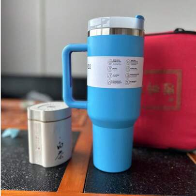 40盎司不锈钢保温运动水壶，带吸管，适合运动、旅行和上学；大容量40盎司金属真空保温咖啡杯，保温/保冷数小时，防汗，是户外活动、露营、驾驶的理想之选，也是生日礼物、圣诞礼物和健身爱好者的理想选择。