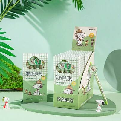 SNOOPY 这款2026年流行的史努比圆珠笔套装包含4支笔，采用经典卡通图案，极具美感。书写流畅不漏墨，握感舒适，长时间使用不易疲劳。按压式设计方便实用，适合日常练习、记笔记和签名。