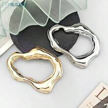 1pc Asymmetrical Metal Scarf Clip, Fashionable Multifunctional Hijab Clips - Irregular Buckle - View 3