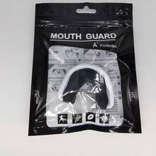 HUSHANYING 1 Protector Bucal Deportivo Blanco Y Negro Con Correa, Protector Bucal Profesional Para Boxeo, Muay Thai, Mma, Lucha Libre, Hockey Y Deportes De Contacto, Adecuado Para Adultos Y Adolescentes - Blanco y Negro - Ver 6