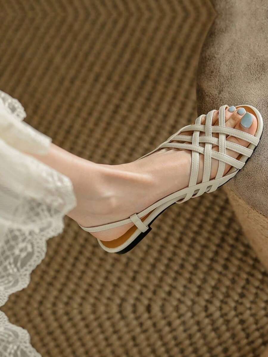 百搭简约罗马编织凉鞋，新款欧美风平底女鞋，白色低跟镂空露趾 - 棕色 - 查看 1