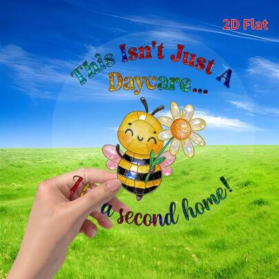 (Tấm trang trí 2D) 1 cái - Đáng yêu, đây không chỉ là một trung tâm giữ trẻ... Đây là một vật trang trí treo bằng acrylic hình tròn 8"x8" được thiết kế như một "ngôi nhà thứ hai", hoàn hảo cho trang trí nhà cửa và sân vườn, một món quà lý tưởng cho bạn bè và gia đình, và một vật trang trí theo mùa. | Họa tiết sống động, thiết kế độc đáo