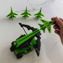 Green Flying Shooting Toy, Simple Fighter Jet Launcher Toy, Family Entertainment Battle Game, Suitable For Outdoor Sports And Recreation, Manual Launcher, Children & Boys Gift, Halloween & Christmas Gift - Green - View 6