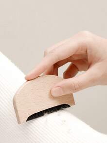 1pc Portable Manual Lint Remover Brush, Fabric, Sofa, Carpet, Pet Hair Cleaning Brush, Manual Pill Shaver, Beechwood Cashmere Comb, Wool Sweater Defuzzer, Coat Lint Trimmer - Wooden Handle Version - View 3