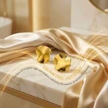 Round Wave-Shaped Earrings, With A Simple Geometric Style, Suitable For Both Parties And Daily Wear - Gold - View 10