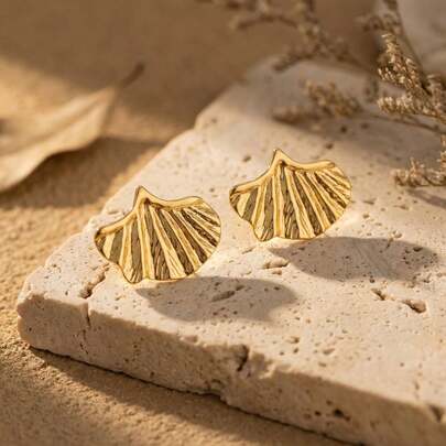 Ginkgo Leaf-Shaped Earrings, Exuding An Elegant Charm. Perfect For Women To Wear During Commutes Or Parties