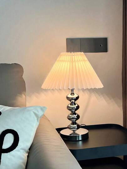 1pc USB Powered Silver Desk Lamp, Modern Retro Creative Minimalist Decor Lamp, Suitable For Bedroom Bedside, Room Desk