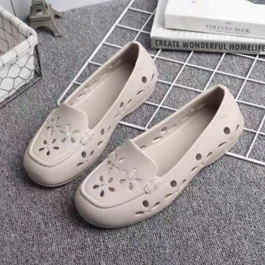 Women's Summer Hollow Breathable Slip-On Flat Sandals, Lightweight All-Match Versatile Ladies Sandals - Khaki - View 1