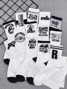 1 Pair Random Men's Black & White Letter Stripe, Dinosaur & Robot Print Street Style Skateboard Socks, Suitable For Autumn/Winter - Black and White - View 4